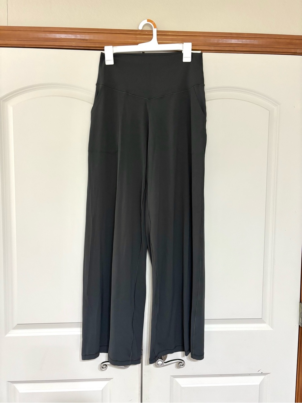 Aerie OFFLINE Real Me Xtra Trousers Smoked Gray Large NWT - Picture 5 of 6
